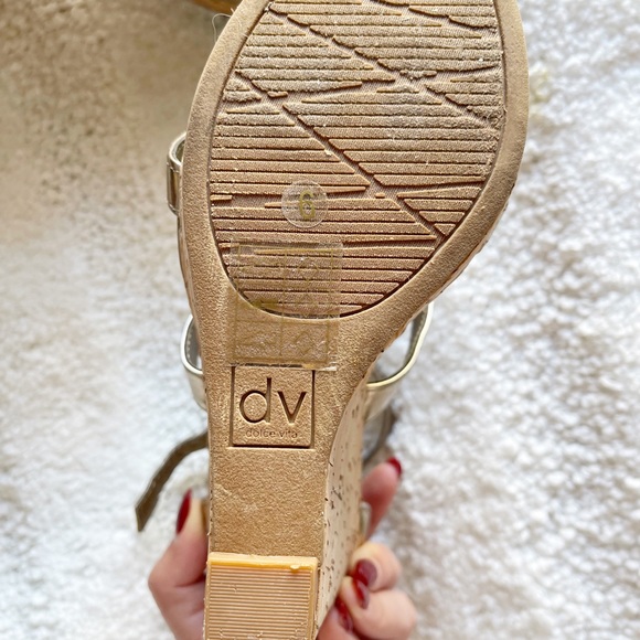 Dolce Vita Women’s Gold High Wedge - Picture 4 of 5